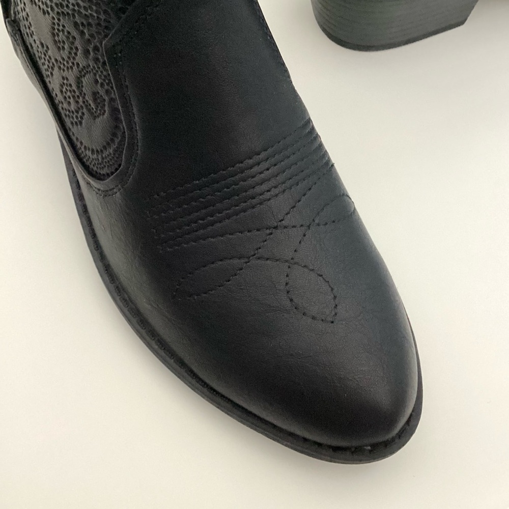 \Easy Street\ NWB Legend Ankle Boots - Picture 8 of 12